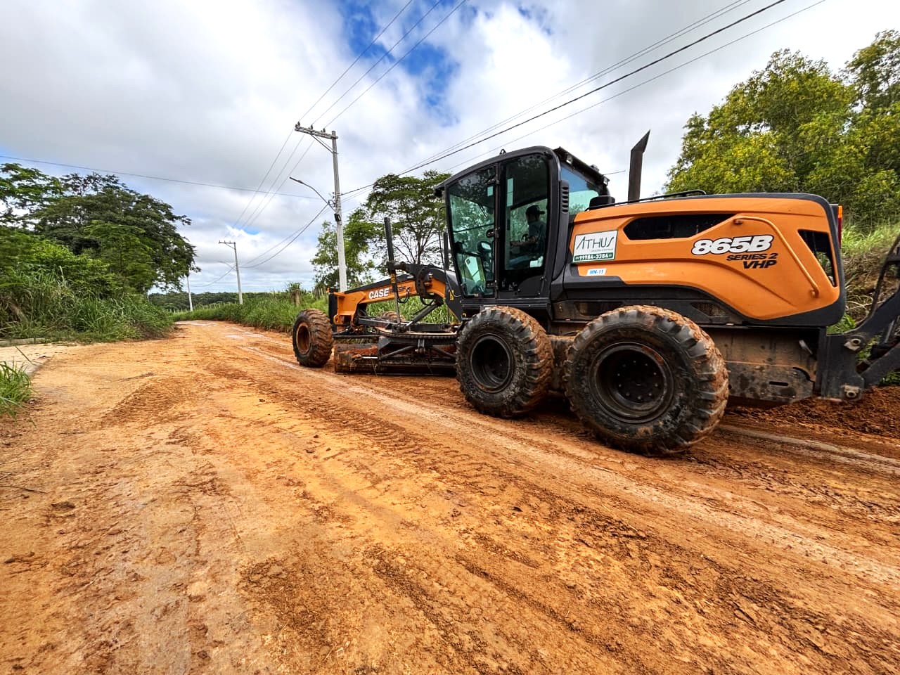 Mutirão recupera estradas rurais e mobiliza frentes de trabalho em Pinheiros